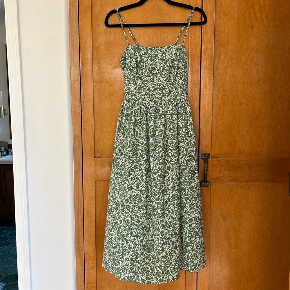Green and white smock back midi dress with pockets & spaghetti strap size xsmall
